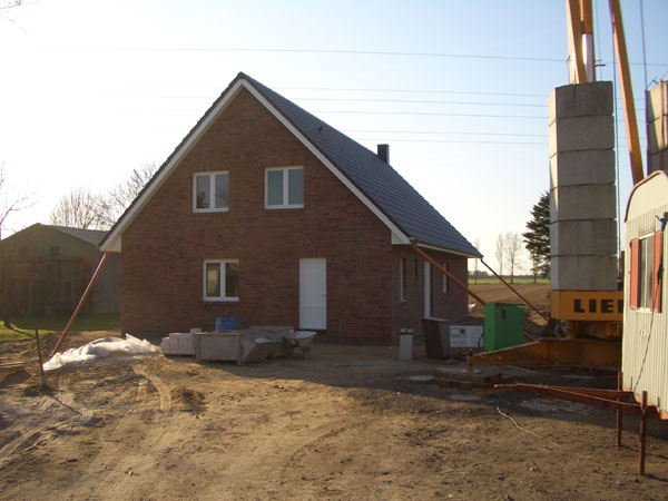 050411_apr_b